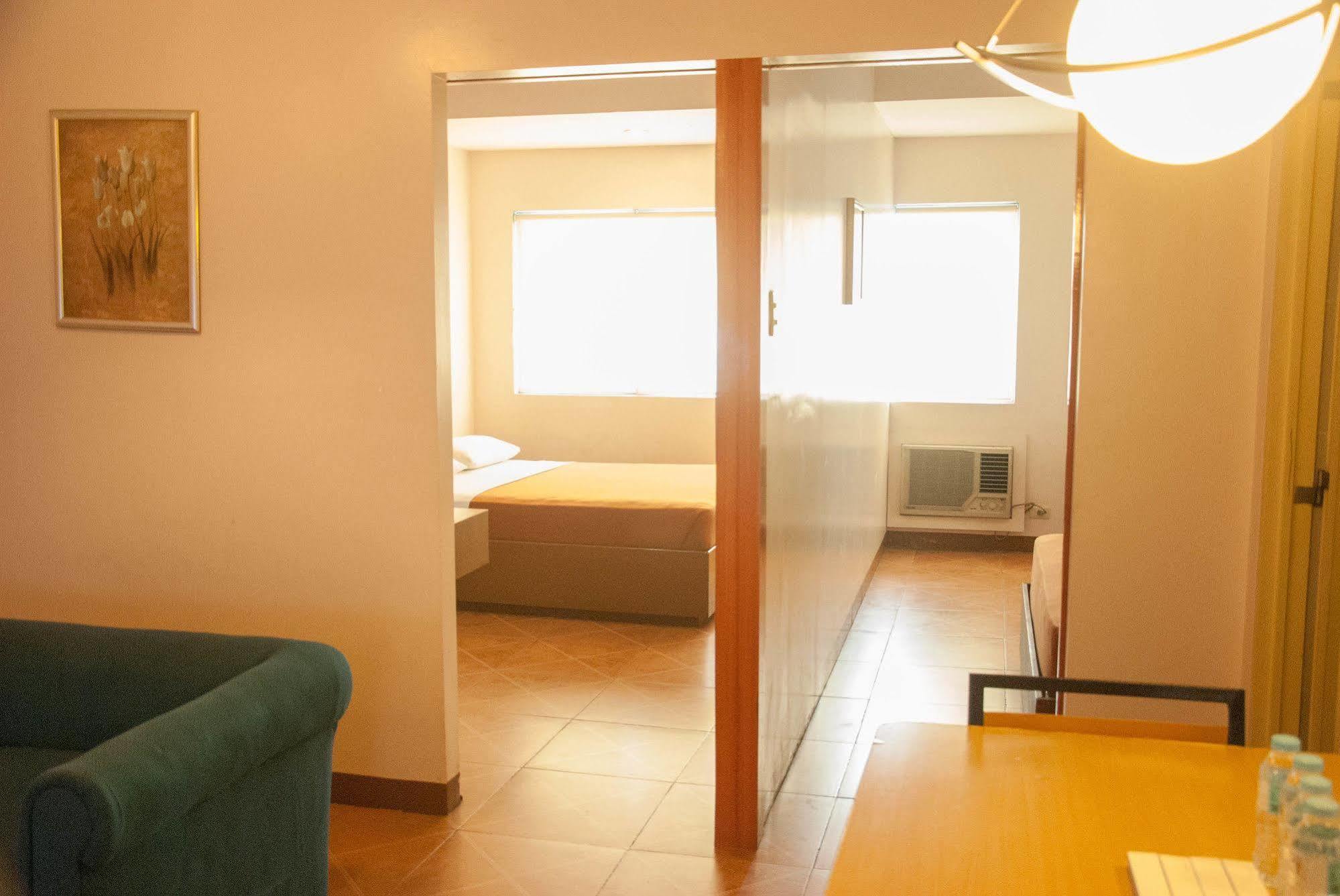 Zen Rooms Basic La Paz 마카티 외부 사진