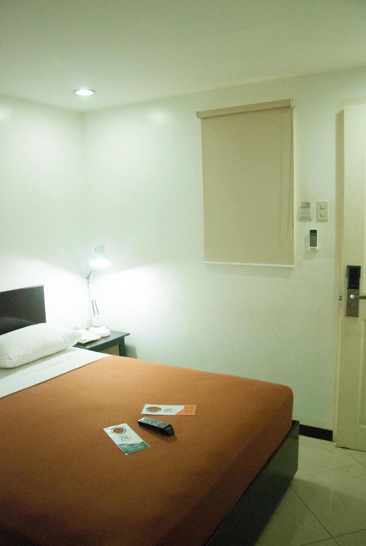 Zen Rooms Basic La Paz 마카티 외부 사진